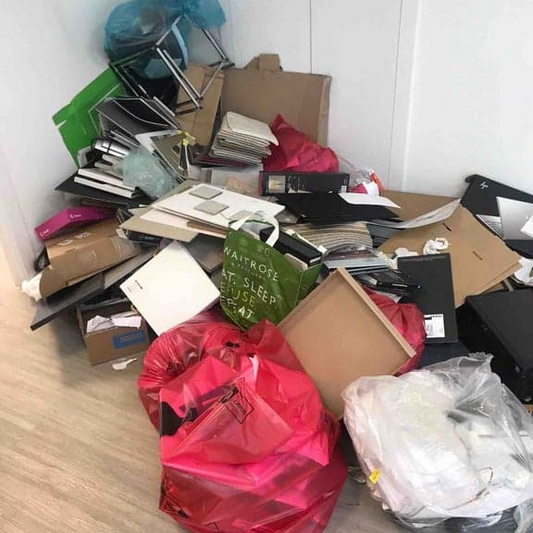 4 cubic yards / 3.06 cubic metres, ≈ medium skip. 300kg limit.